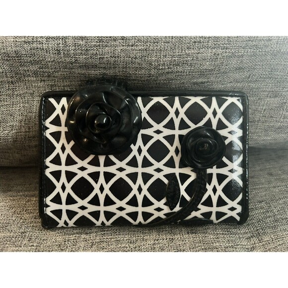 Vera Bradley Best Bud Frill Wallet In Night And Day Pattern Black White Patent - Picture 1 of 6